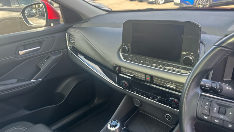 Nissan Qashqai 1.3 DiG-T MH N-Connecta 5dr Petrol Hatchback